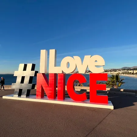 Palais Elisabeth Promenade Des * Nice